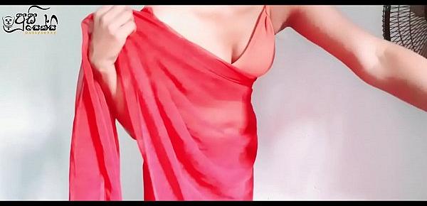  Indian desi girl showing off boobs in saree